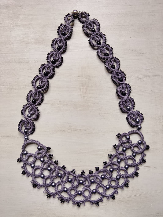 Collana grigia